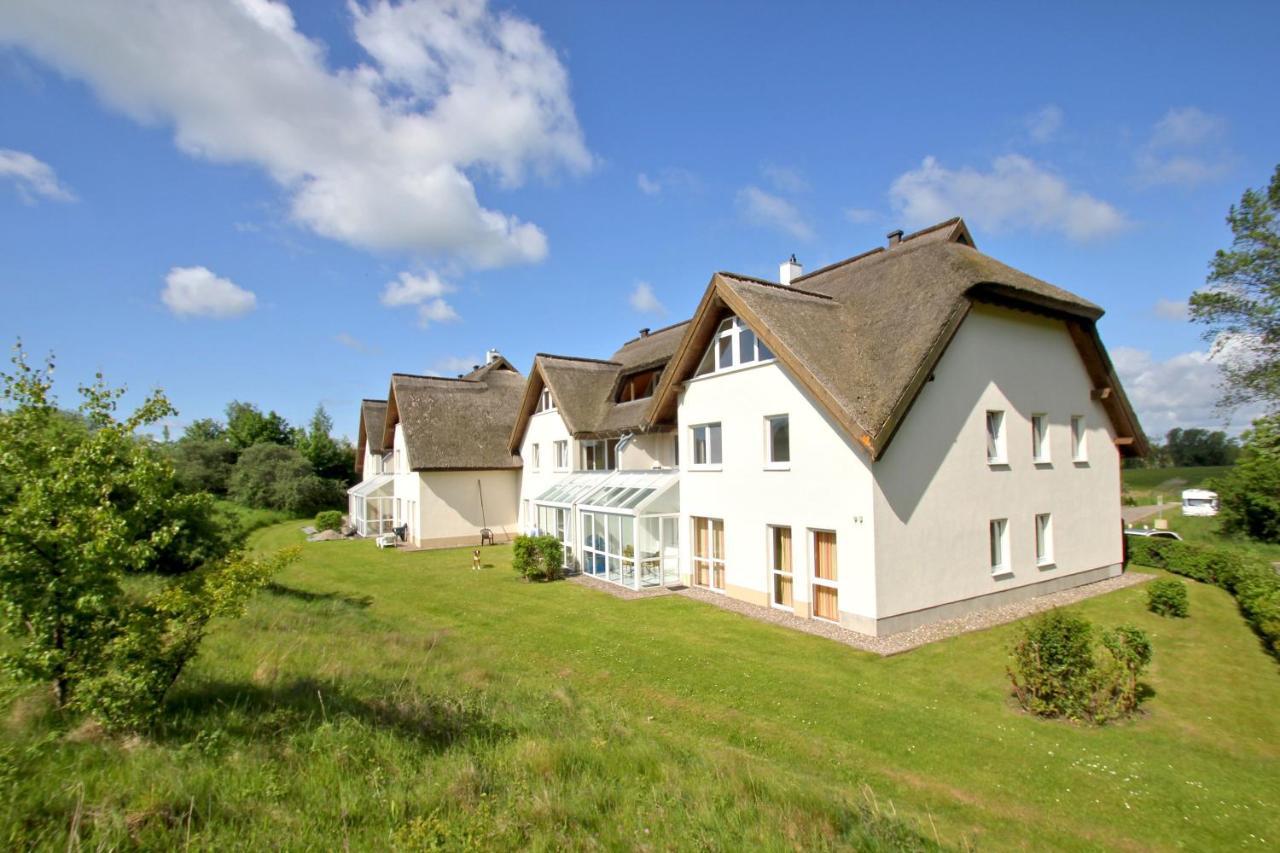 Strandnah Mit Terrasse, Gratis Nutzung Vom Ahoi Erlebnisbad Und Sauna In Sellin - Strandhaus Moenchgut Fewo06 Lobbe Exterior photo