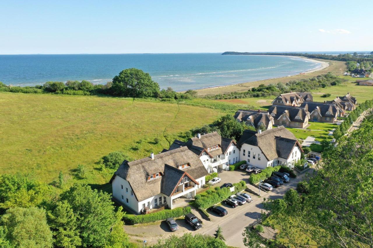 Strandnah Mit Terrasse, Gratis Nutzung Vom Ahoi Erlebnisbad Und Sauna In Sellin - Strandhaus Moenchgut Fewo06 Lobbe Exterior photo
