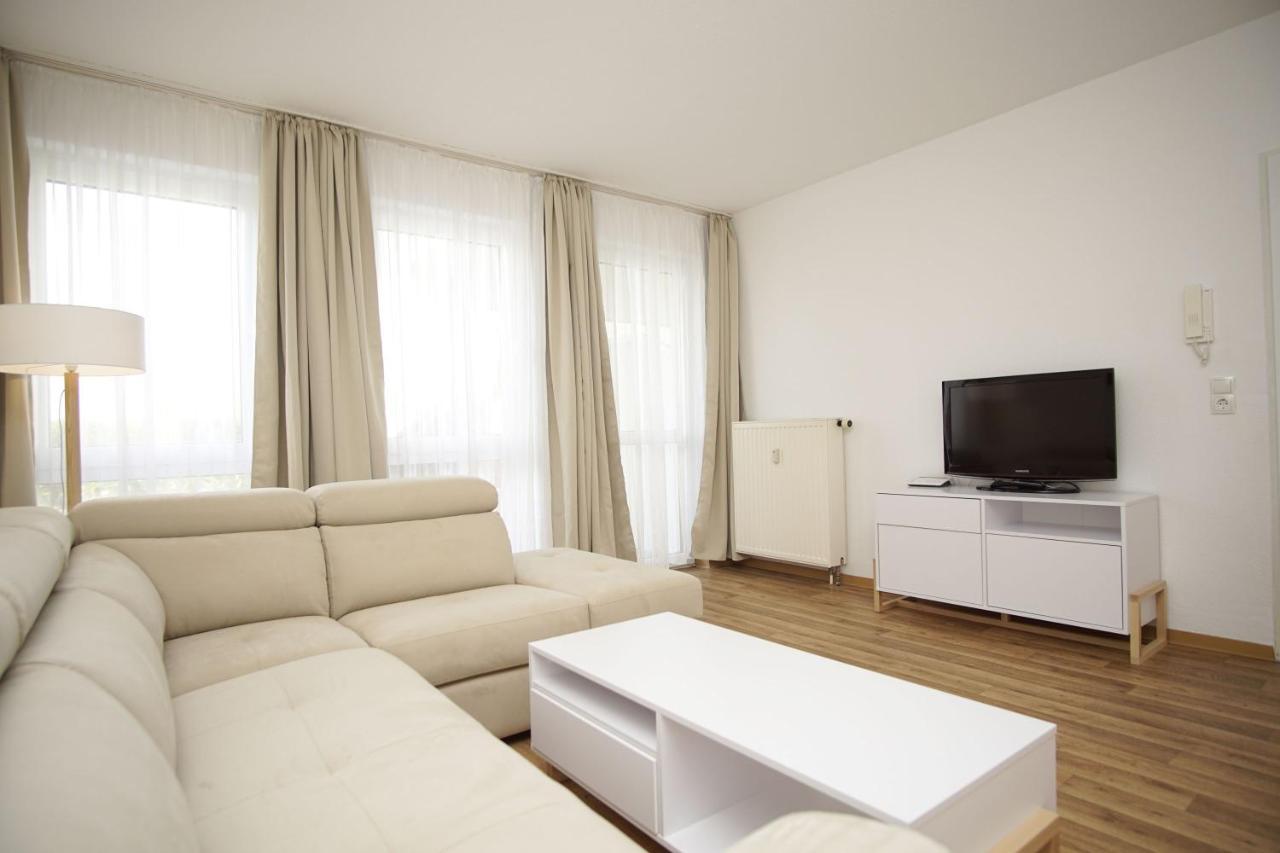 Strandnah Mit Terrasse, Gratis Nutzung Vom Ahoi Erlebnisbad Und Sauna In Sellin - Strandhaus Moenchgut Fewo06 Lobbe Exterior photo