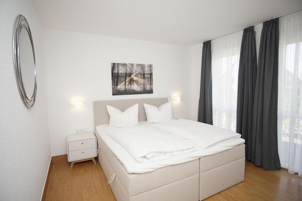 Strandnah Mit Terrasse, Gratis Nutzung Vom Ahoi Erlebnisbad Und Sauna In Sellin - Strandhaus Moenchgut Fewo06 Lobbe Exterior photo